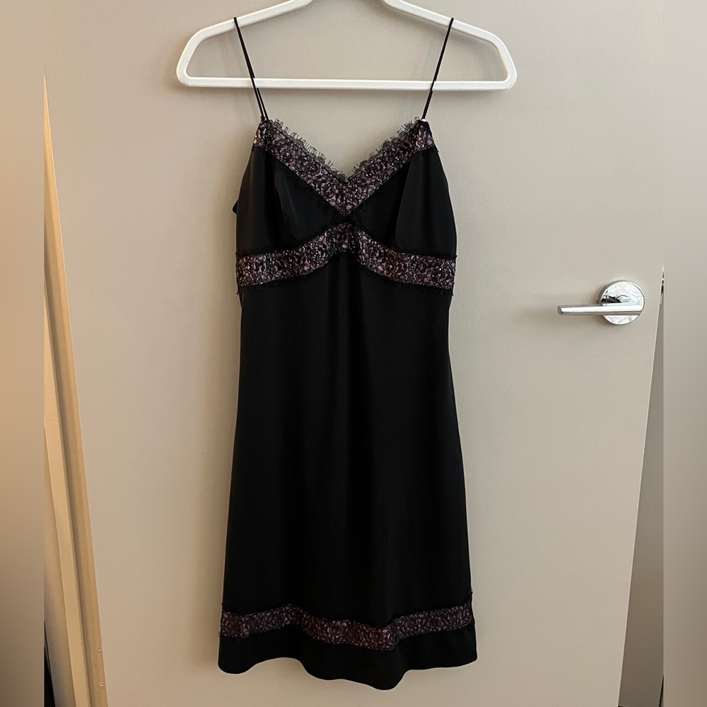 De Laru Black Dress with Lace Detail